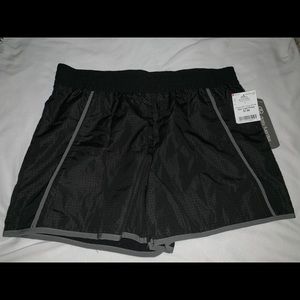 Daisy Fuentes shorts